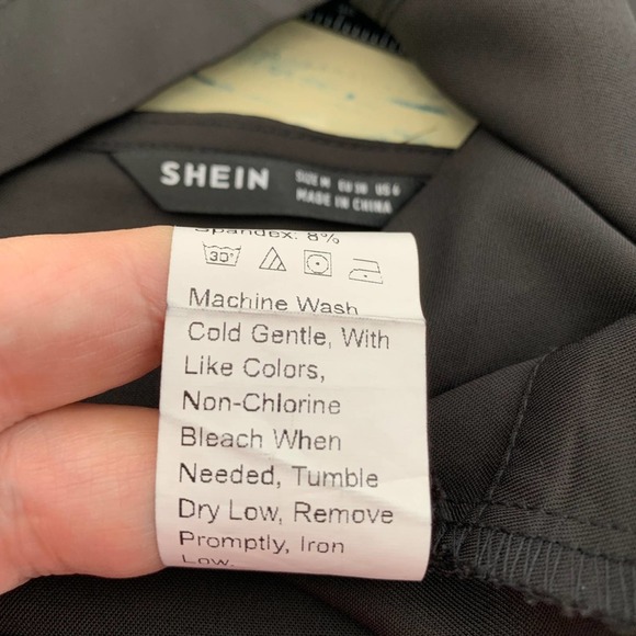 Shein Button Front Plunging Halter Top Size M, Black - Picture 4 of 6